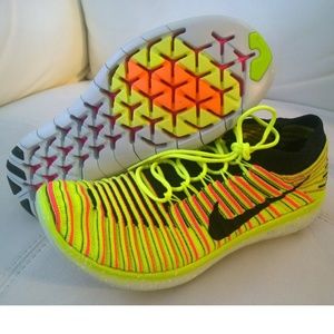 BRAND NEW Nike Free RN Flyknit